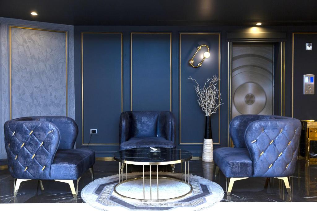 Lobby & reception