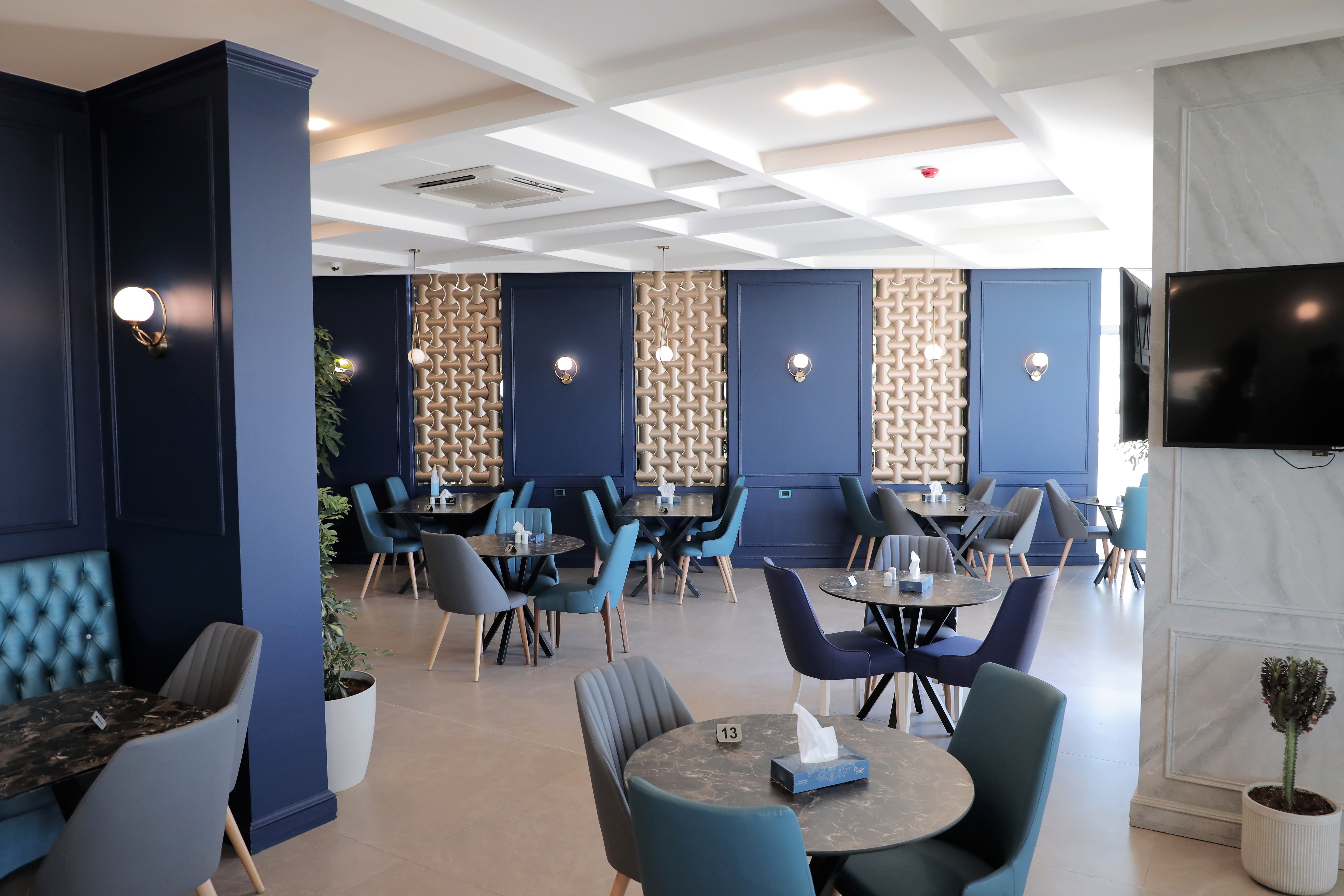 Restaurant & dining