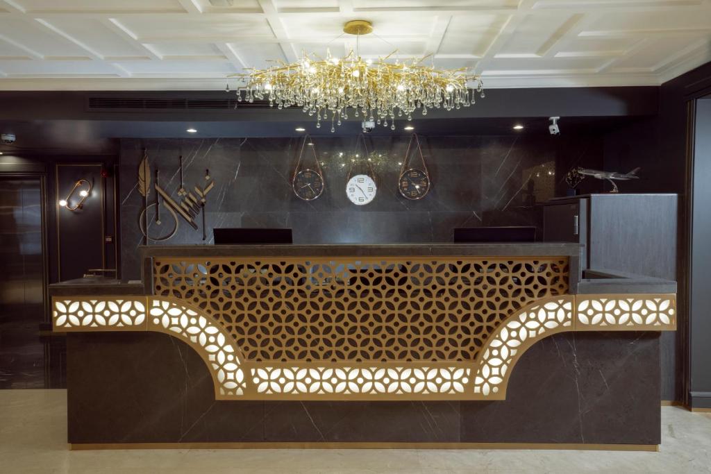 Lobby & reception