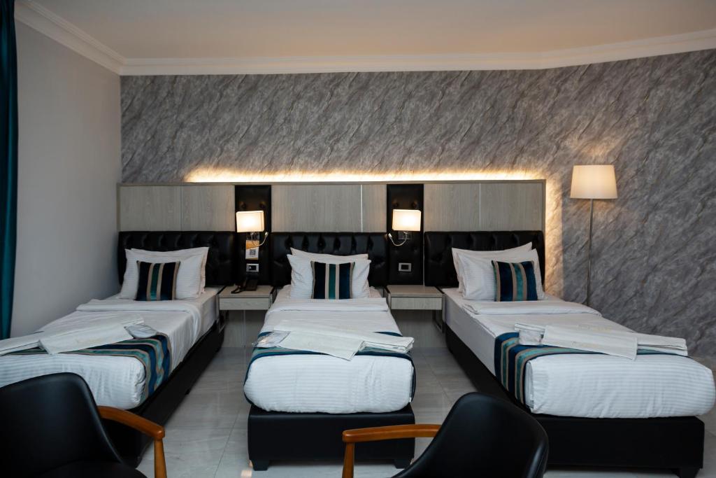 Deluxe Triple Room — photo 3