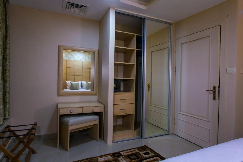 Two-Bedroom Suite — photo 8