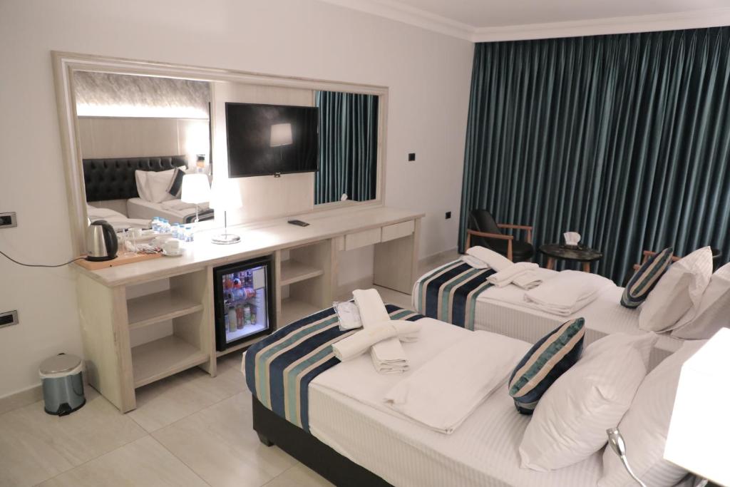 Deluxe Double Room — Street View — photo 8