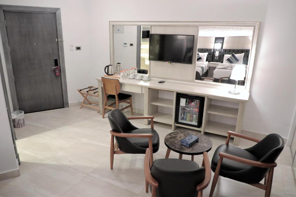 Deluxe Triple Room