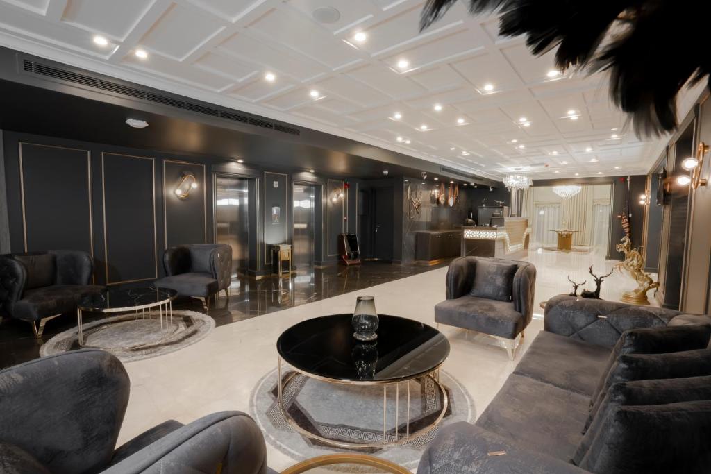 Lobby & reception