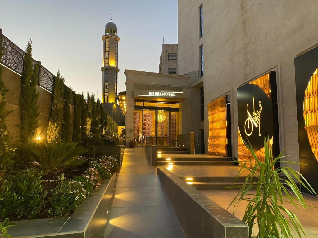 Nishan Hotel exterior