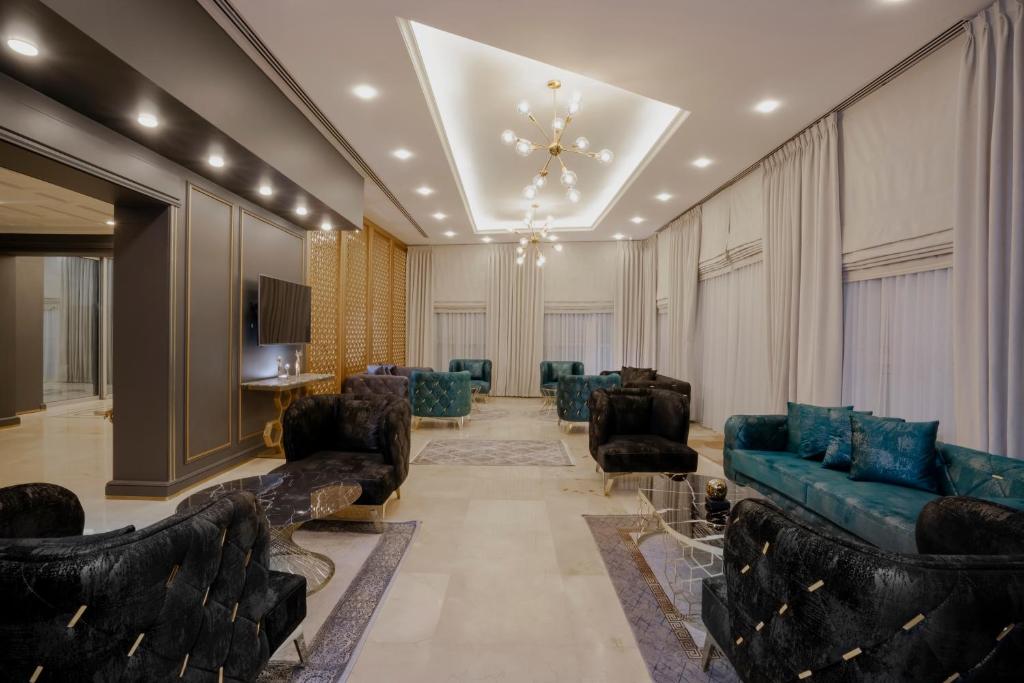 Lobby & reception